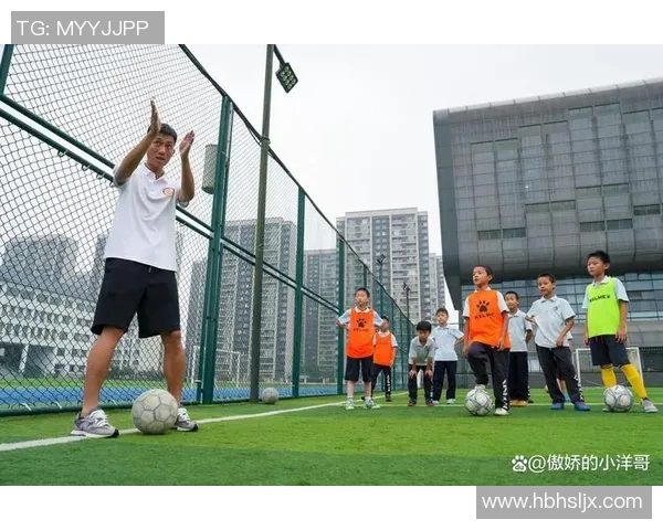 足球明星日常分享：用脚踢出梦想，生活也在不断超越自我