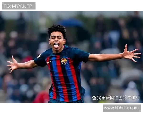 大胡子足球明星风采展现:从绿茵场到球迷心中不可或缺的传奇人物 大胡子足球明星风采展现:从绿茵场到球迷心中不可或缺的传奇人物